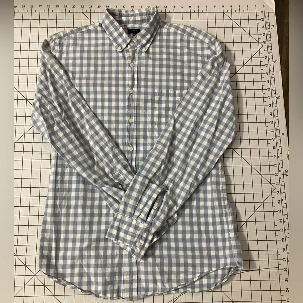J. Crew Men’s Size LT Button Down Shirt‎